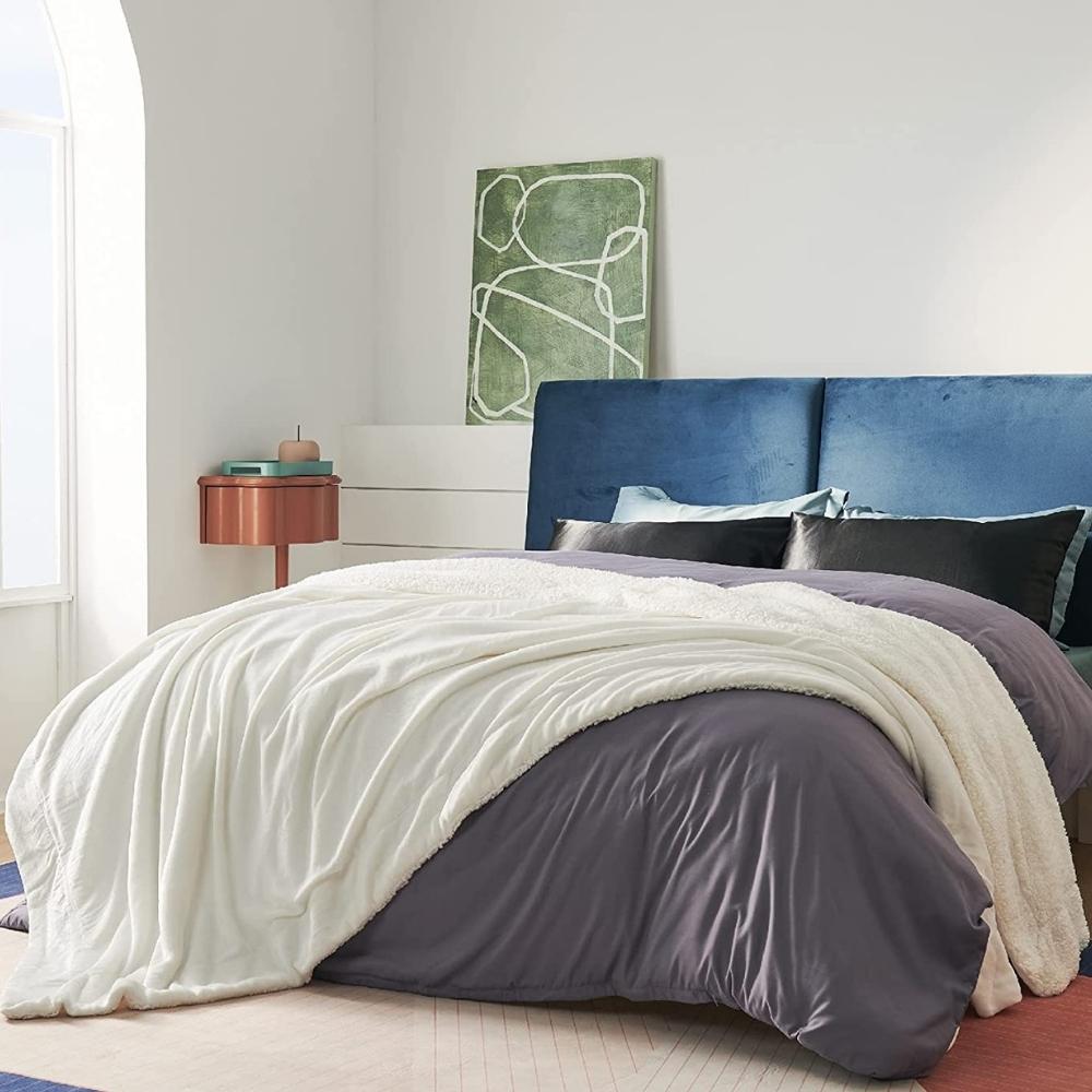 Fluffy Blanket: image 7